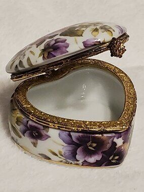 Formalities by Baum Bros Trinket Heart Box Purple Pansy Floral- Small EUC!